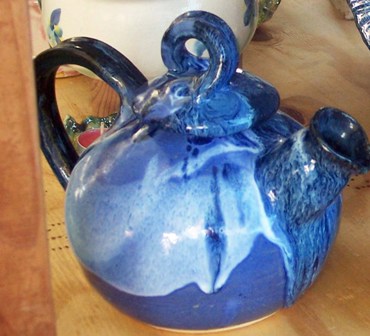 blue tea pot